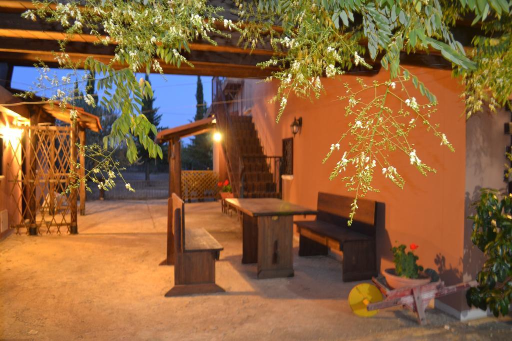 B&B Le Stagioni Castel Del Monte  Bagian luar foto