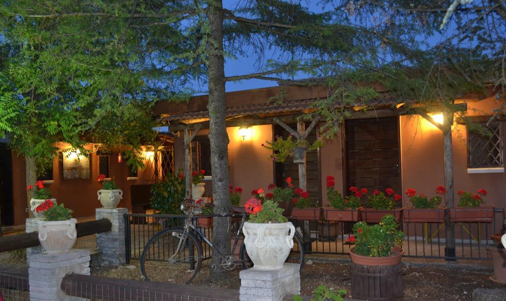 B&B Le Stagioni Castel Del Monte  Bagian luar foto